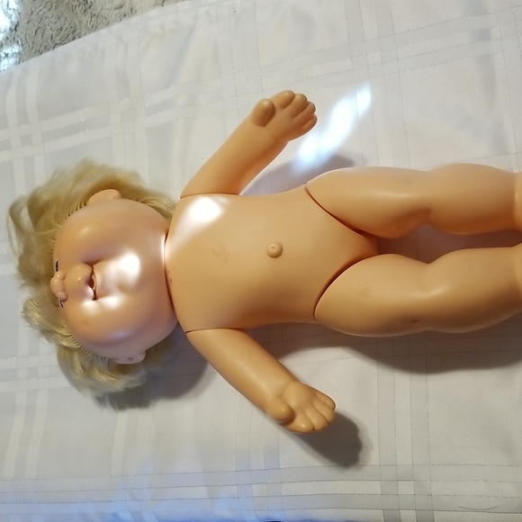 #19 Vinyl 1980's Cabbage Patch Doll 14", signed by Xavier Roberts GUC - Picture 5 of 5